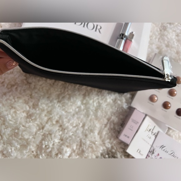 New Dior Beauty CD Logo Makeup Pouch Flat Black Authentic w/freebies - Picture 9 of 10